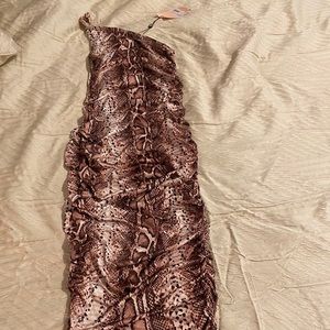 Missguided One Shoulder Slinky Leopard Print Dress